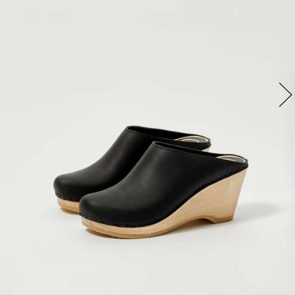 No. 6 New School Clog Wedge